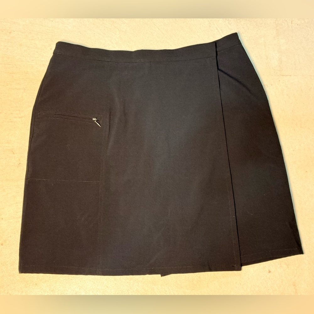 Northern Reflections Women's Black Skirt Skort Size 12 SM 333